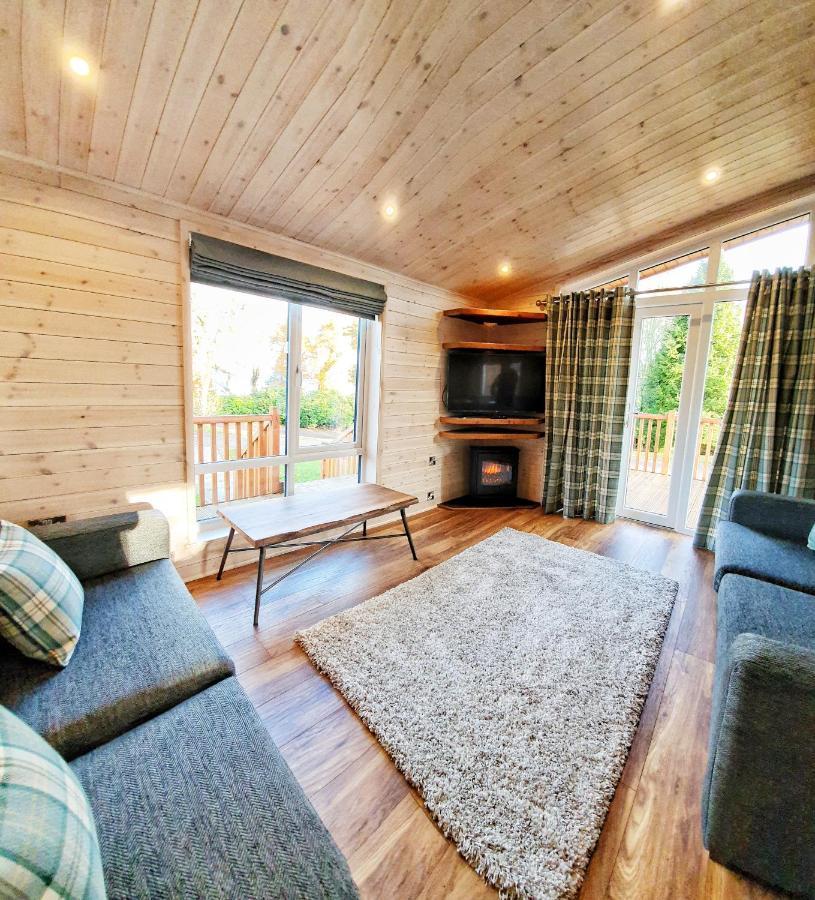 Skyline Lodge Loch Lomond Castle Lodges Balloch Exterior photo