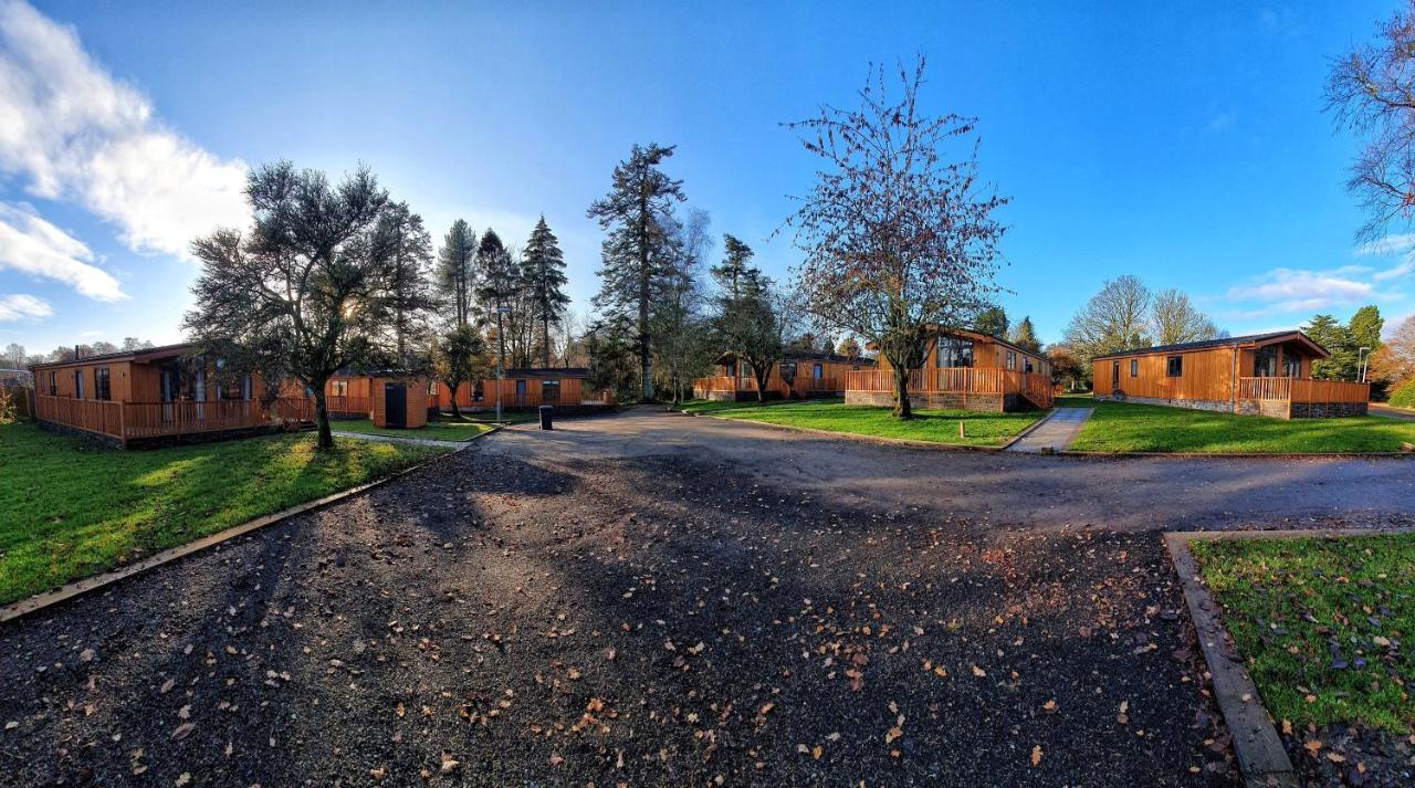Skyline Lodge Loch Lomond Castle Lodges Balloch Exterior photo